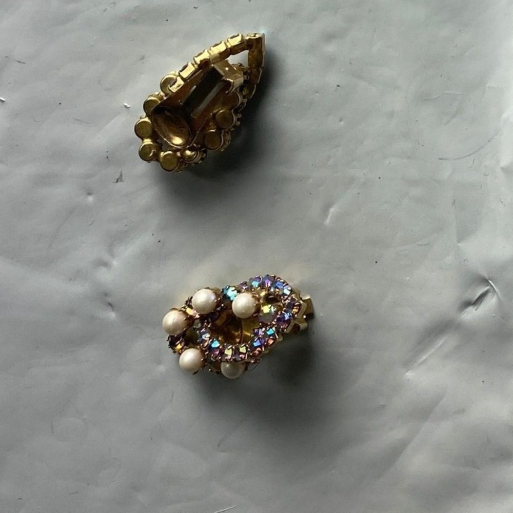 Vintage Gold Tone Crystal Pearl Cluster Brooch Earrings Set